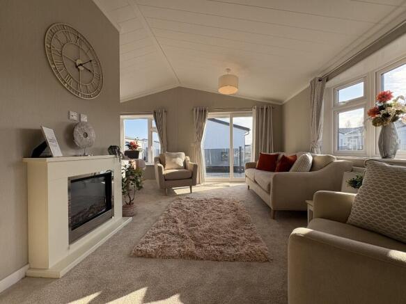2-bed caravan on Sandy Bay, 
Canvey Island,
Essex, 
SS8 0DB, £275,000