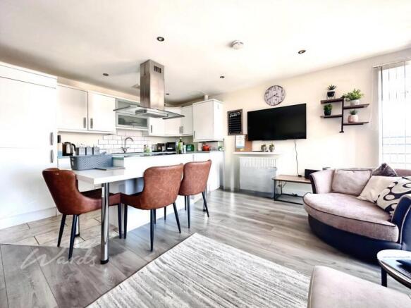High 8 open plan ...