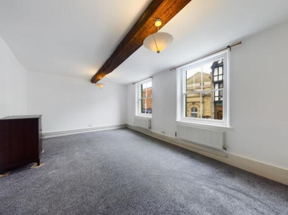 CAM00585P1-PR0176-STILL04