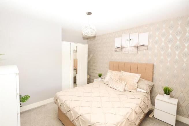 4 bed Detached for sale Image 10