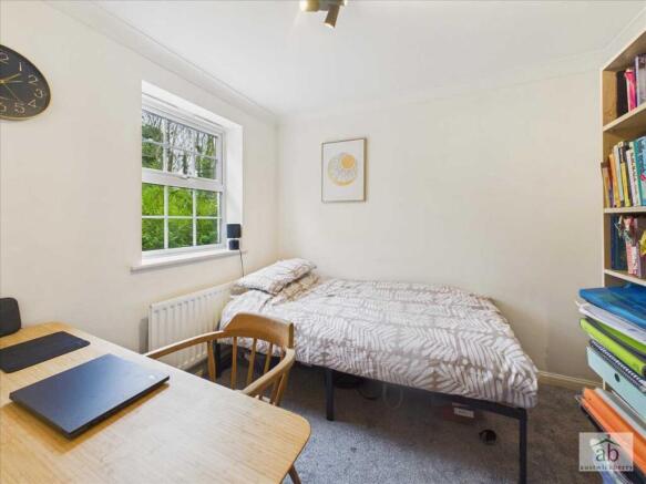 Office/bedroom 4