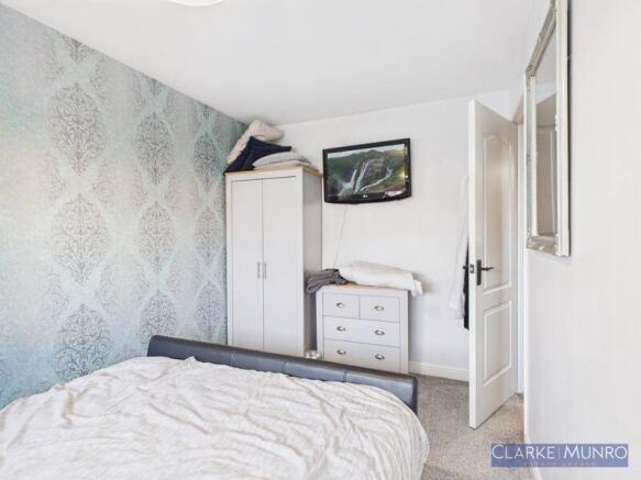4 bed Semi-Detached for sale Image 11
