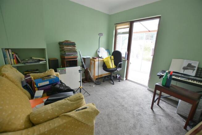 Bed 3.JPG