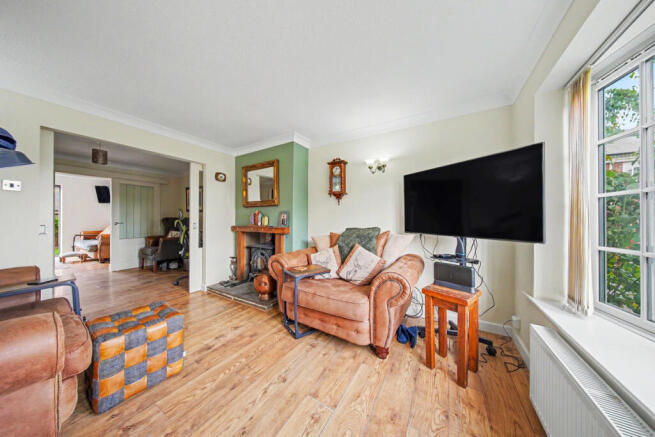 4 bed Detached for sale Image 8