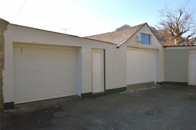 Outbuilding/Garage