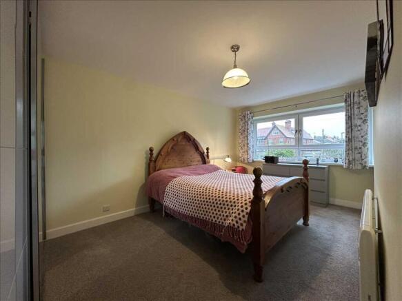 2 bed Flat for sale Image 11