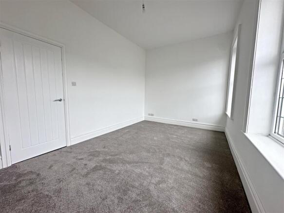 3 bed Terraced for sale Image 8