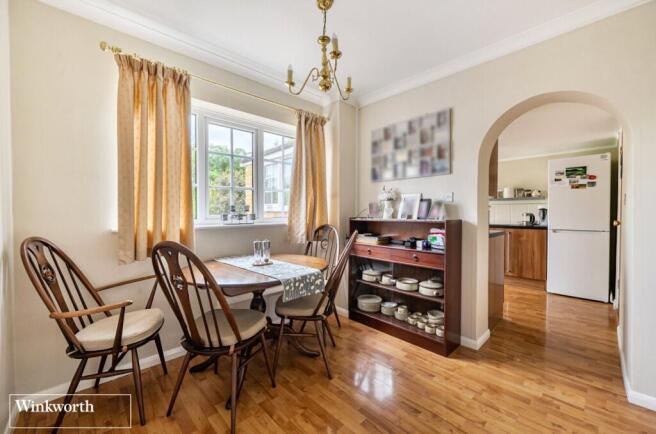 Tiverton Road, Basingstoke, Hampshire, RG23 photo 4