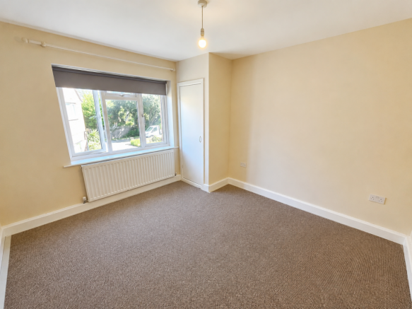2 bed Flat for sale Image 6