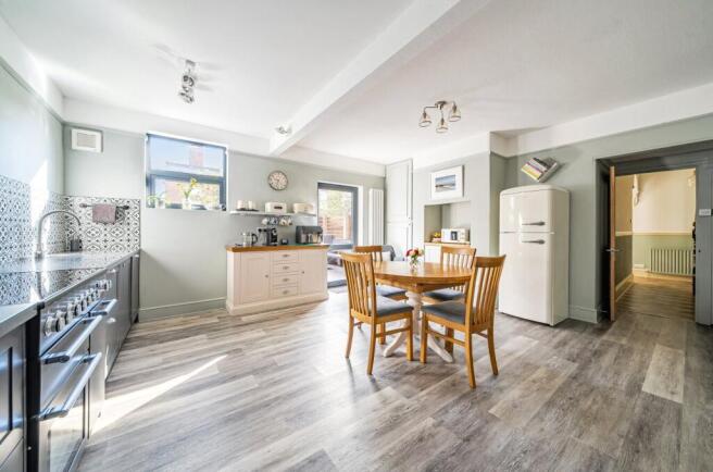 Kitchen/Dining