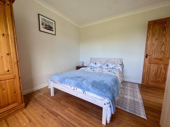 2 bed Semi-Detached Bungalow for sale Image 5