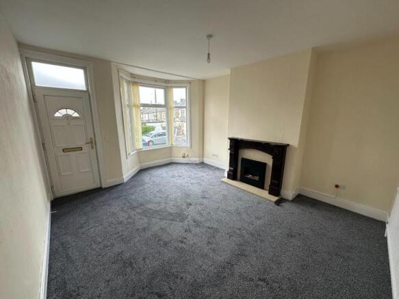 2 bed Terraced to rent Image 4