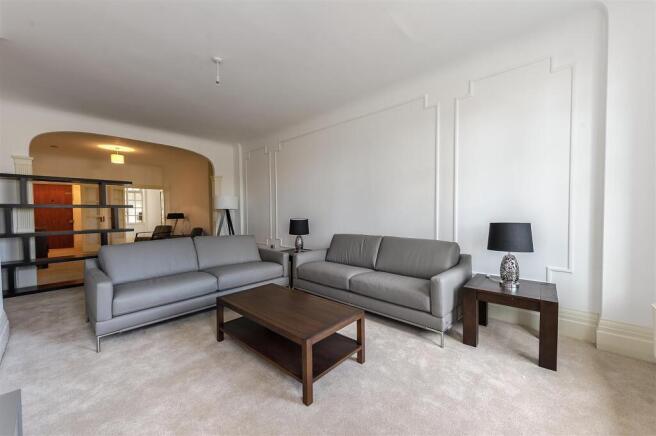 Flat 14, Strathmore Court (1).jpg