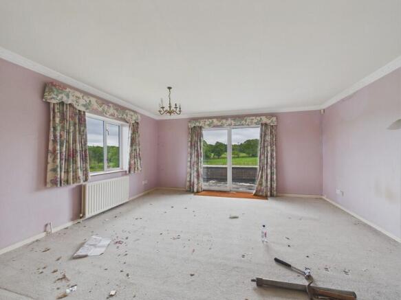 6 bed Detached for sale Image 10