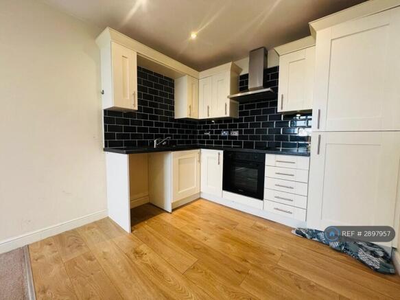 2 bed Flat to rent in pudsey