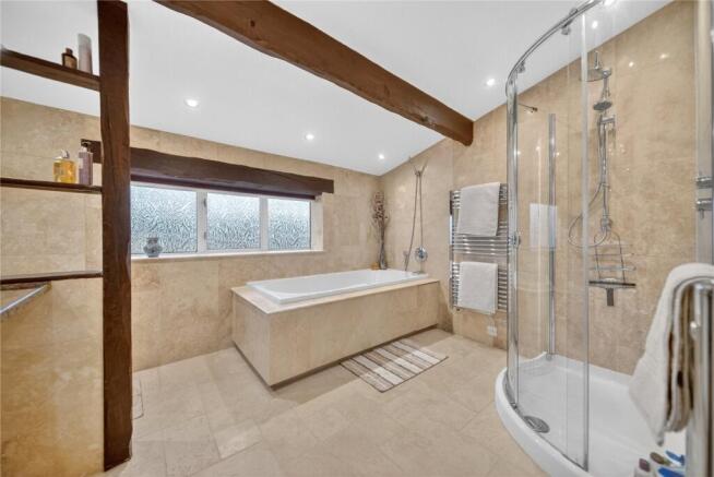 6 bed Detached for sale Image 10