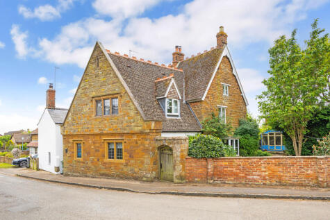 Moreton Road, Eydon, NN11