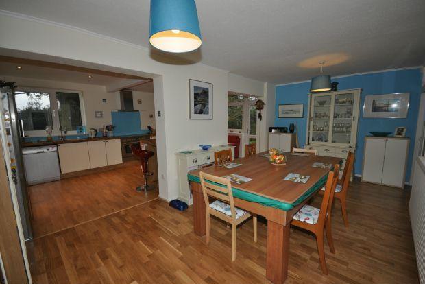 Open plan kitchen/Di