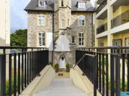 1, 18 Park House, Courtenay Park, Newton Abbot TQ12 2GZ