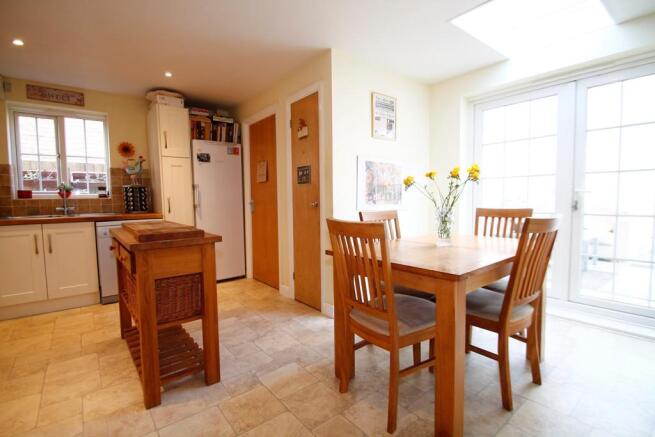 Kitchen/Breakfast Ro