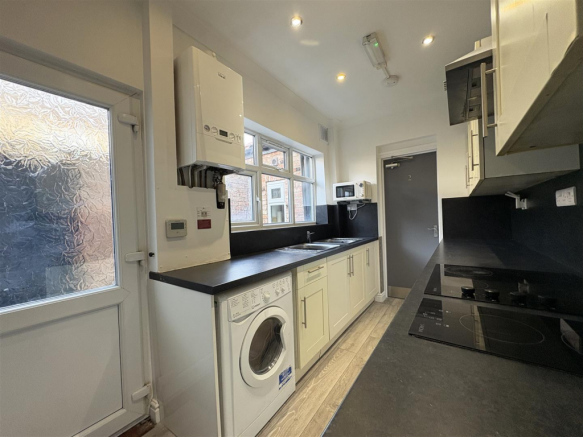 kitchen Gordon Street.png