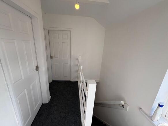 3 bed Semi-Detached to rent Image 11