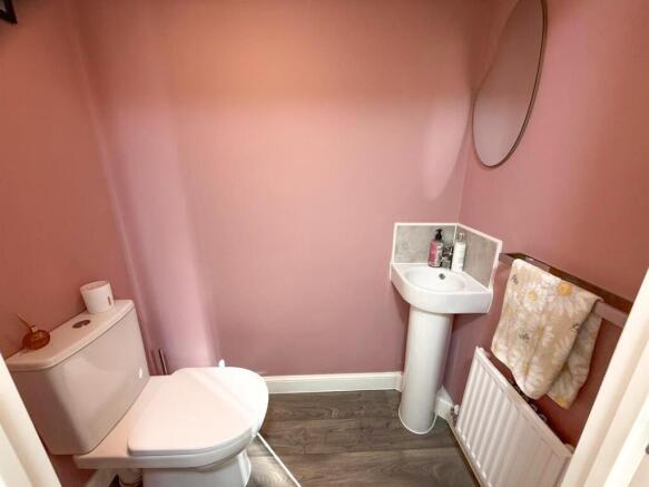 3 bed Semi-Detached for sale Image 7