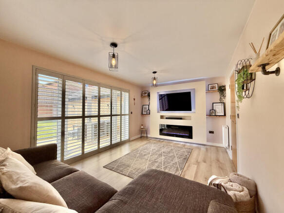 4 bed Semi-Detached for sale Image 8