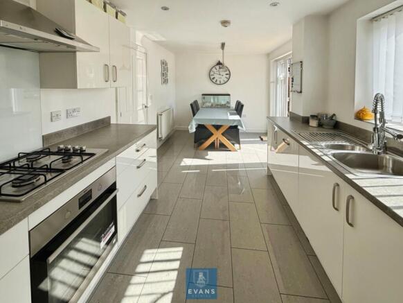 Kitchen/Dining Room