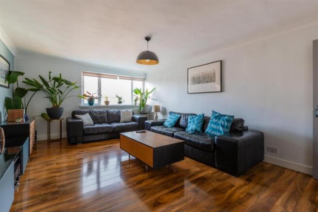 21 Lindway Court-4.jpg