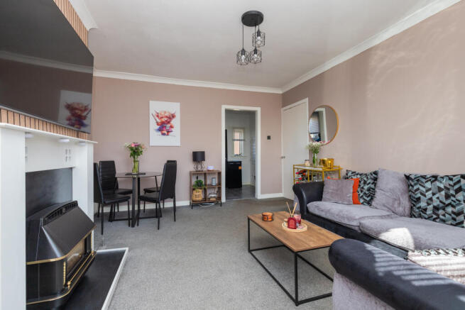 67 Windsor Crescent PA1 3SQ 1L-4