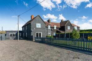 5, Oaks Track, Little Woodcote Estate, Carshalton SM5 4AP