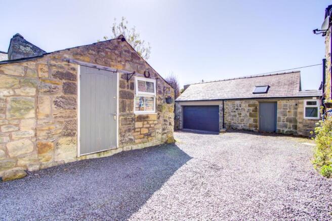 Garage & Outbuildings