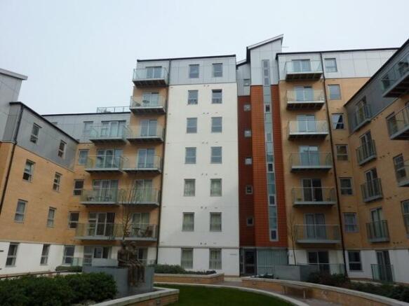 IMPERIAL HEIGHTS E18