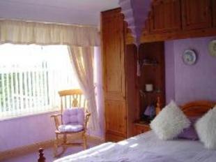 BEDROOM 1 (double aspect)