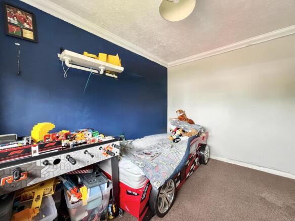 3 bed Terraced for sale Image 11
