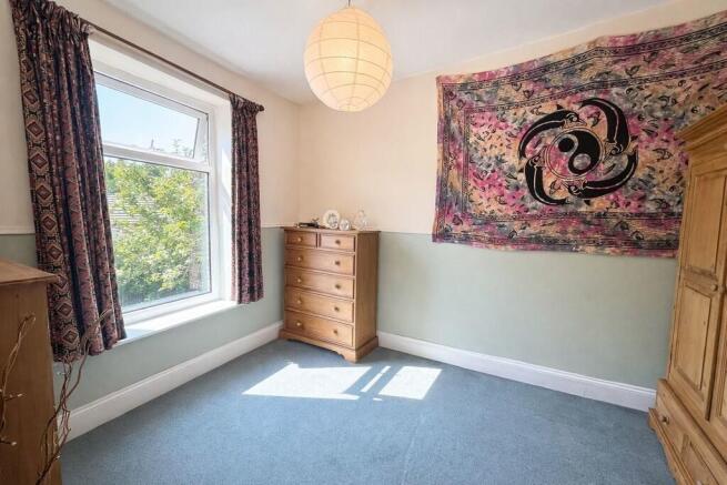 4 bed Semi-Detached for sale Image 12