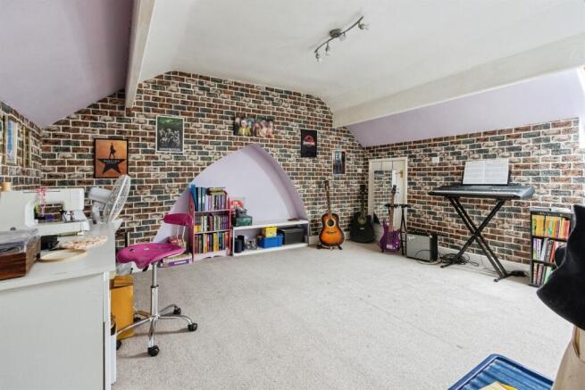 3 bed Terraced for sale Image 9