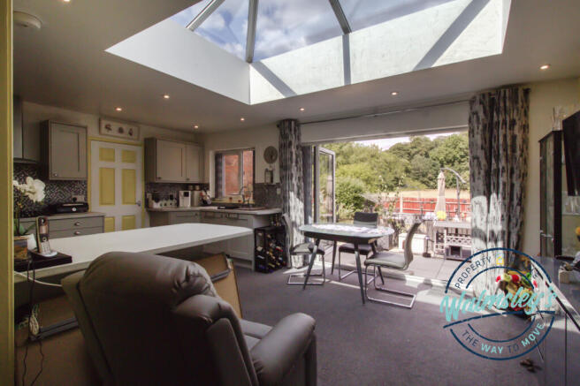 Bi folding doors within extension towards gardens