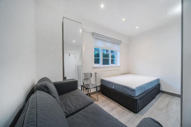 1414771-6-698b110...