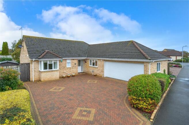 3-bed bungalow on Wingate Way, Bourne, Lincolnshire, PE10, £425,000