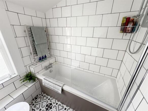 Bathroom (1).jpg