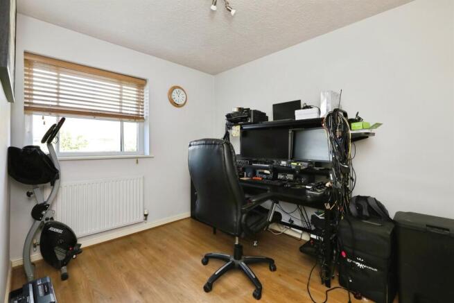4 bed Detached for sale Image 6