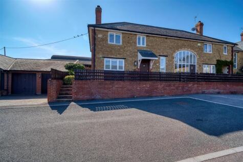 Manor Farm Gate, West Stour GILLINGHAM