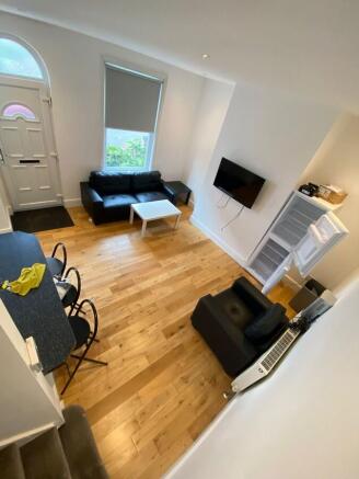 3 bed Terraced to rent Image 4