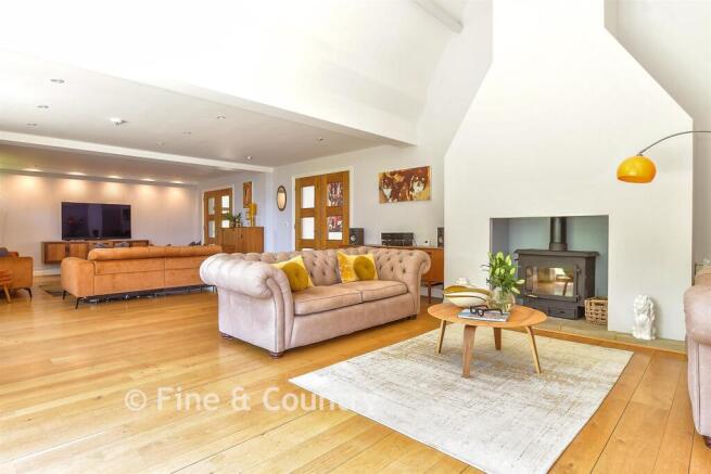 Sitting/ Dining Room