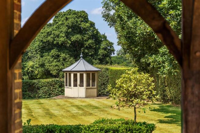 house. estate agency Dunsfold The Chestnuts
