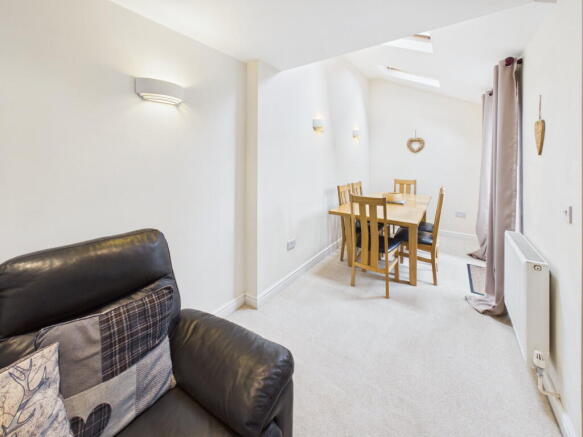 3 bed Terraced for sale Image 11