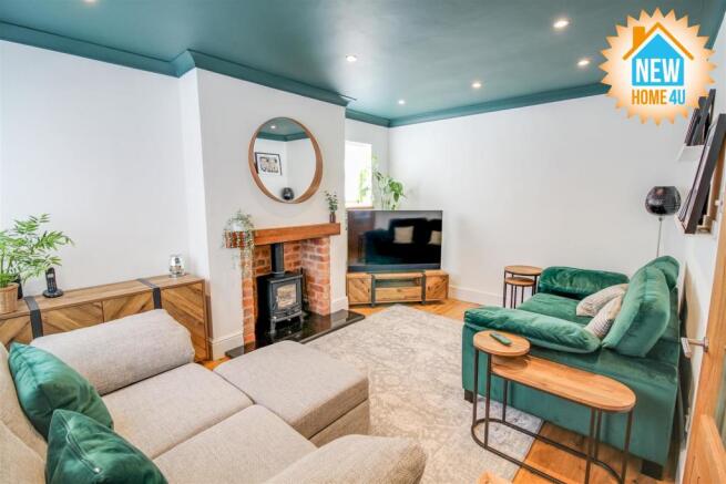 LIVING ROOM: