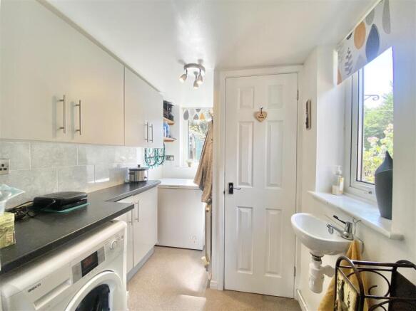 3 bed Detached Bungalow for sale Image 9